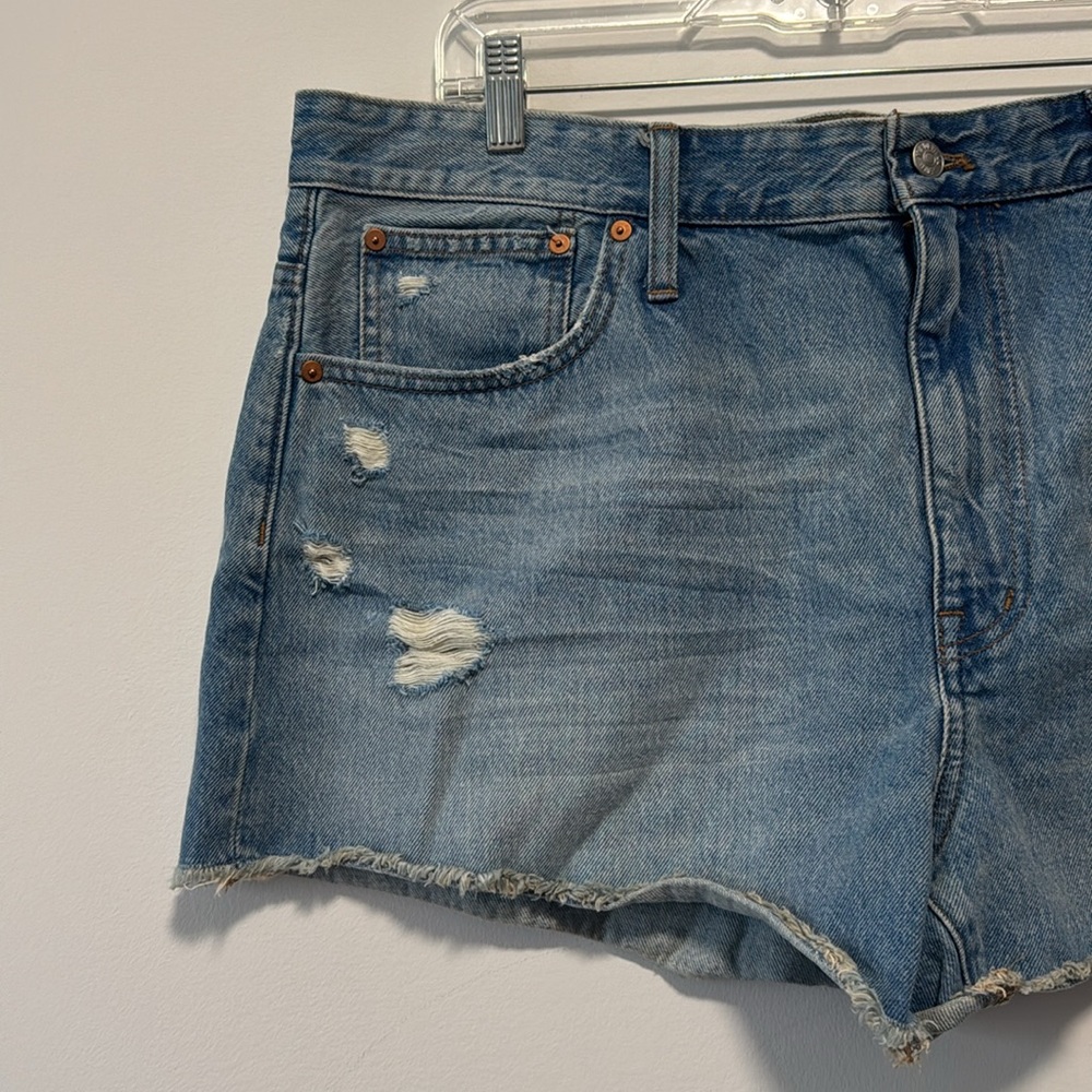 Madewell Blue Distressed Jean Shorts Relaxed Fit in Size 33 - Picture 6 of 10